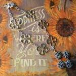 FREE SHIPPING - Flower/Cros..